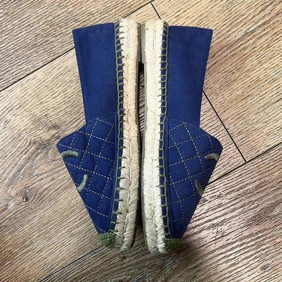 Authentic Chanel Navy & Green Embroidered Quilted Espadrilles Size 37/6 - Picture 3 of 13